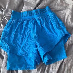 lululemon poolside hotty hot shorts with mesh
